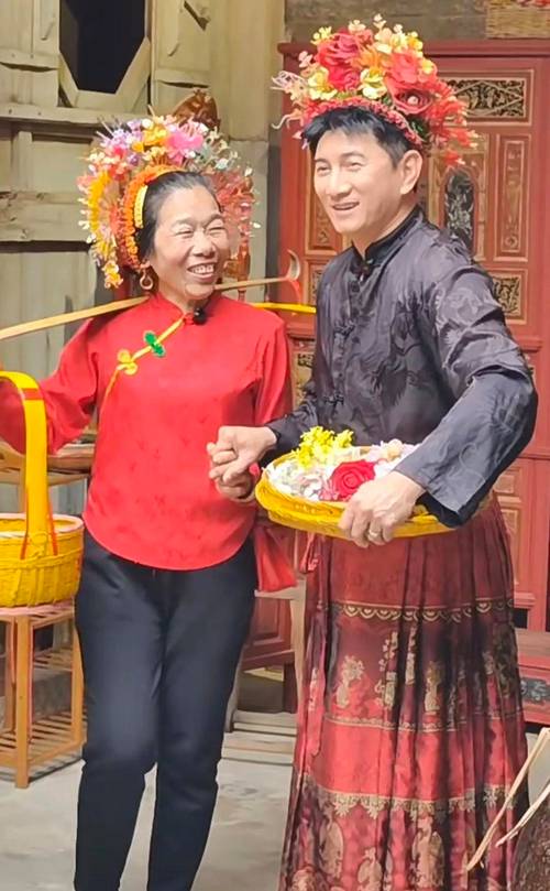 新奥天天开奖资料大全600tkm和吴奇隆戴婚戒录综艺与吴奇隆结婚戒指